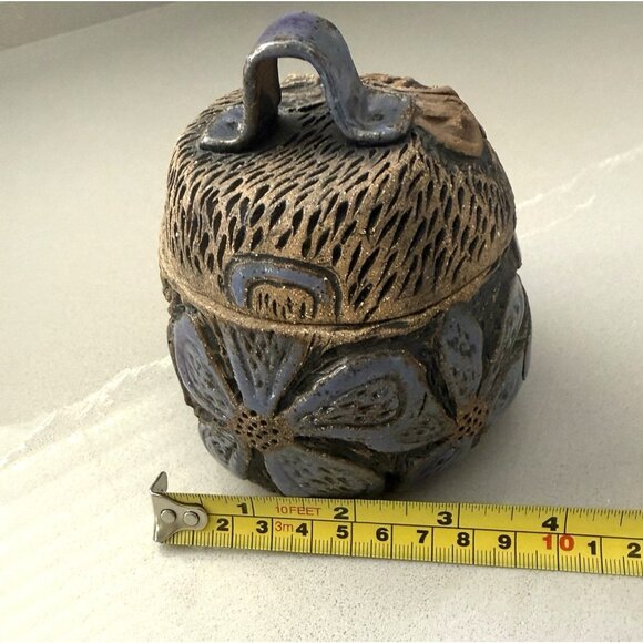 Studio Art Pottery Sugar Bowl Hand-Carved Relief Floral Detail Primitive Signed - Picture 9 of 9